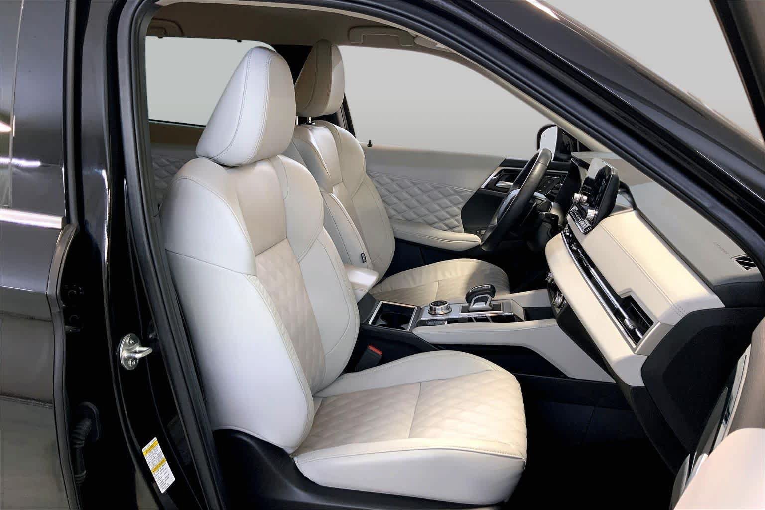 Used 2023 Mitsubishi Outlander SEL AWD/4WD image 8