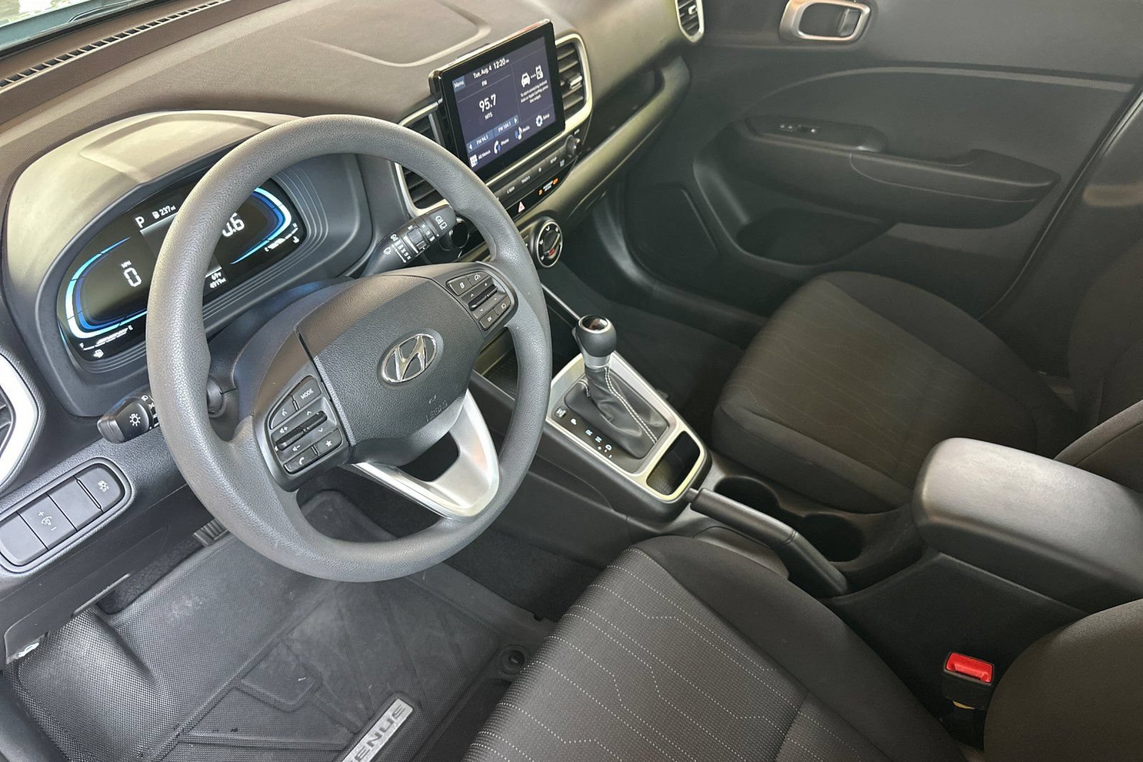 Certified 2026 Hyundai Venue SE FWD image 11
