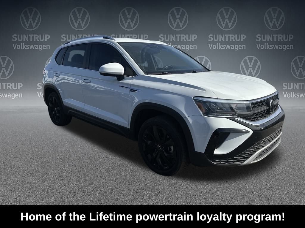 Used 2023 Volkswagen Taos SE w/ Black Wheel Package image 7