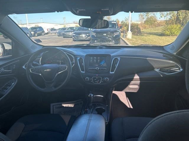 Used 2018 Chevrolet Malibu LT image 38
