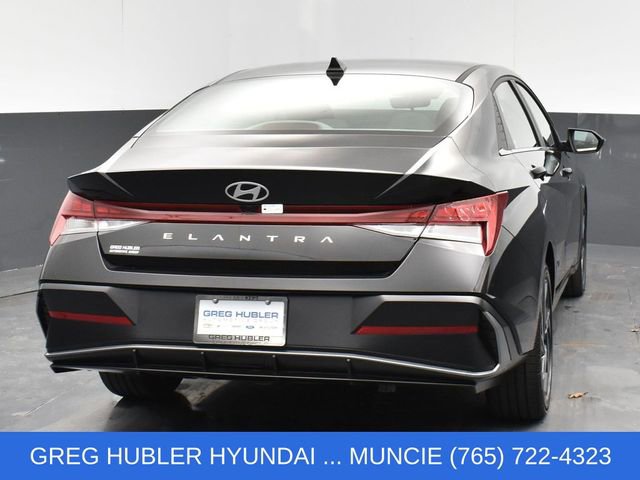 Used 2025 Hyundai Elantra SEL FWD image 10