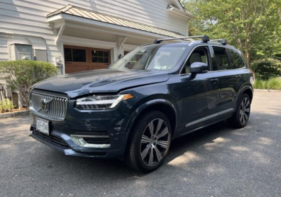 Used 2024 Volvo XC90 T8 Ultimate w/ Protection Package Premier AWD/4WD image 1