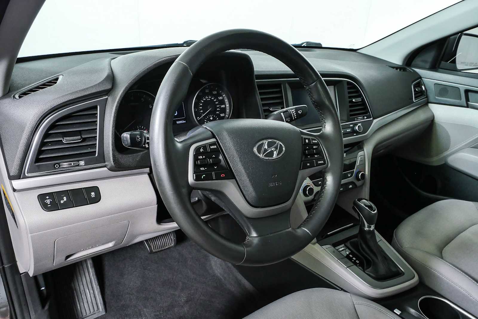 Used 2018 Hyundai Elantra Value Edition w/ Cargo Package FWD image 4
