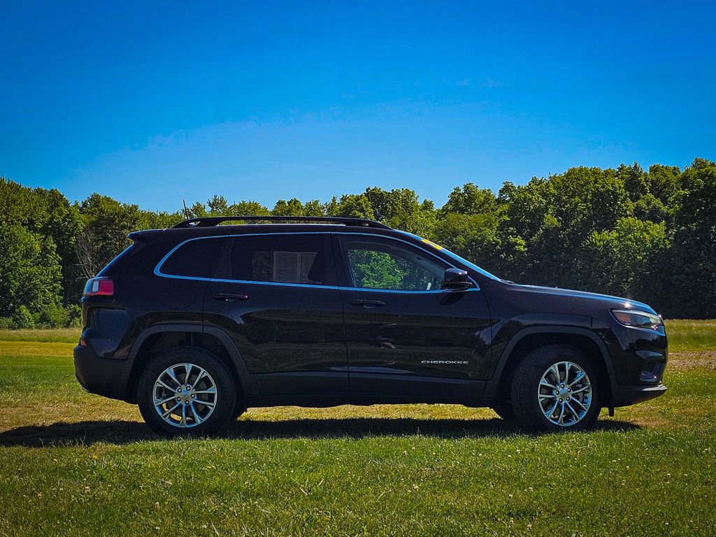 Certified 2022 Jeep Cherokee Latitude Lux AWD/4WD image 2