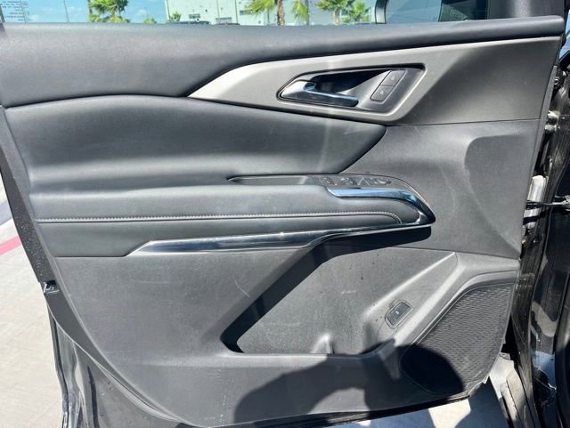 Used 2025 Chevrolet Traverse LT image 7