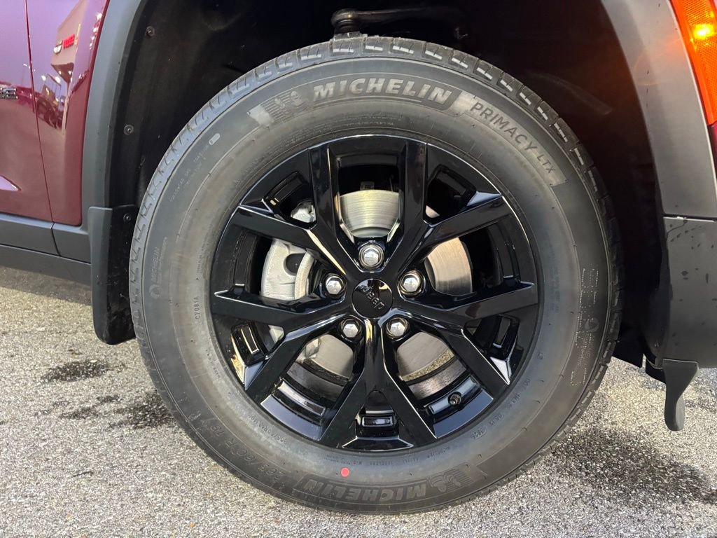 New 2025 Jeep Grand Cherokee Altitude image 6