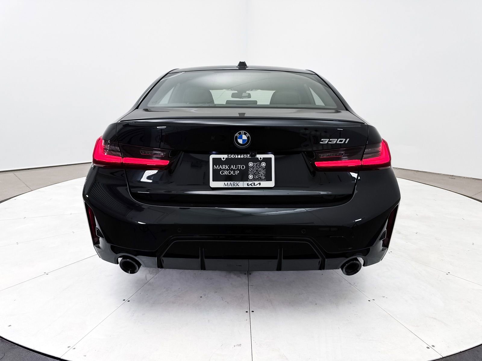 Used 2023 BMW 330i Sedan w/ M Sport Package RWD image 17