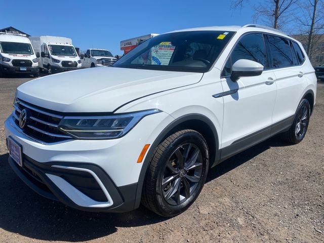 Used 2022 Volkswagen Tiguan SE AWD/4WD image 3