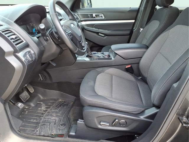 Used 2017 Ford Explorer XLT AWD/4WD image 15