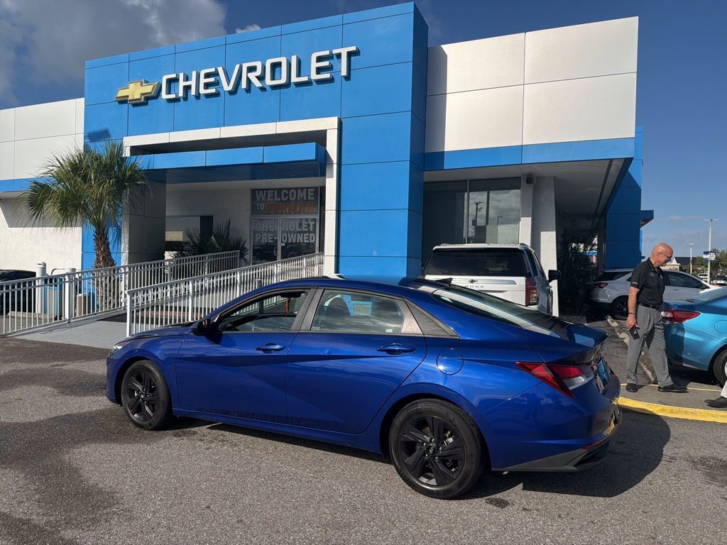 Used 2021 Hyundai Elantra SEL w/ Convenience Package image 10