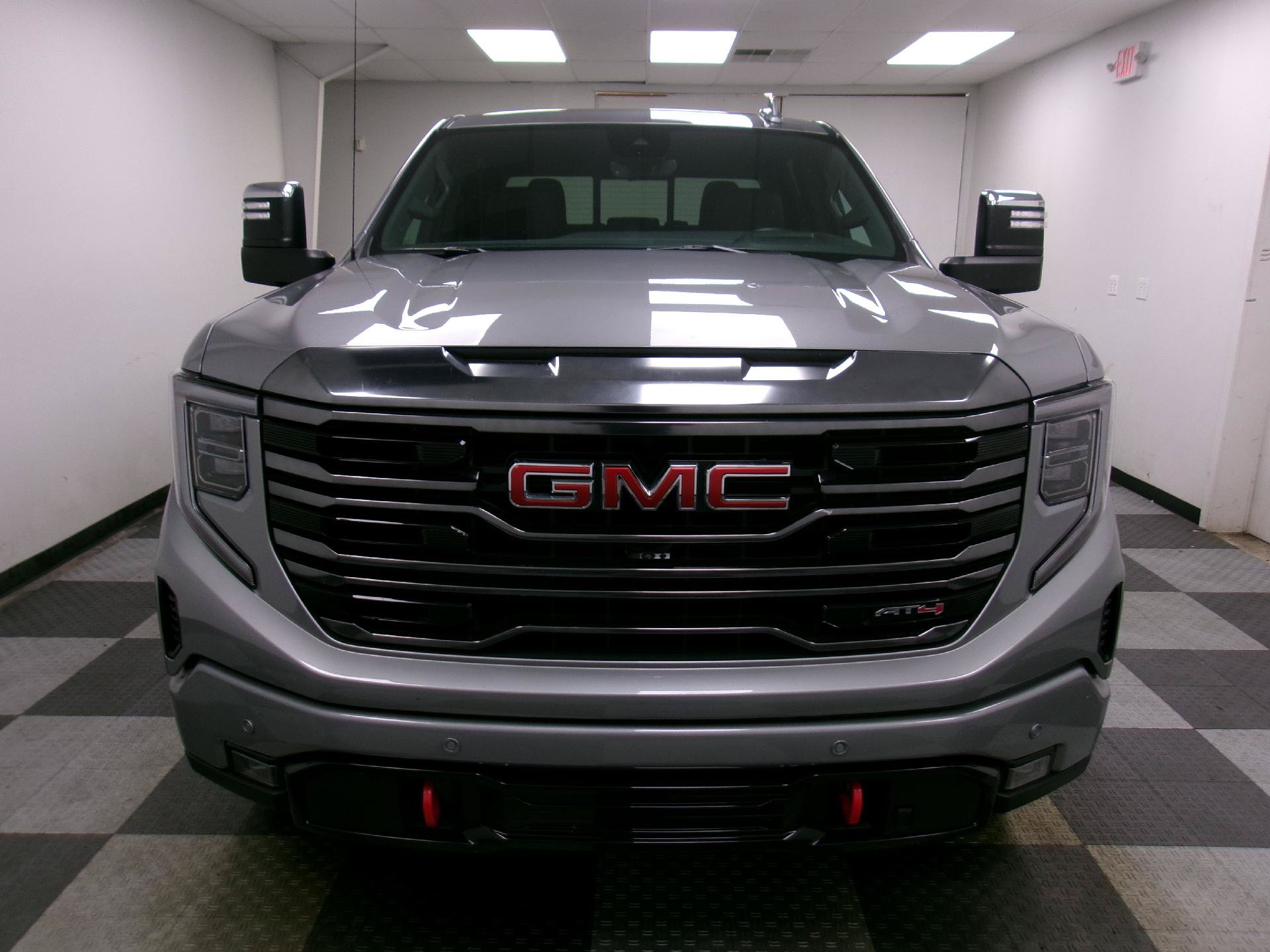 Used 2024 GMC Sierra 1500 AT4 w/ Technology Package AWD/4WD image 16