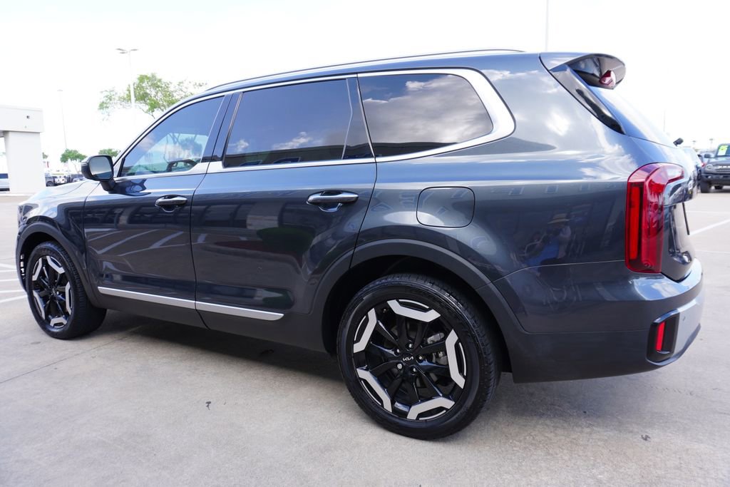 Used 2024 Kia Telluride S image 4