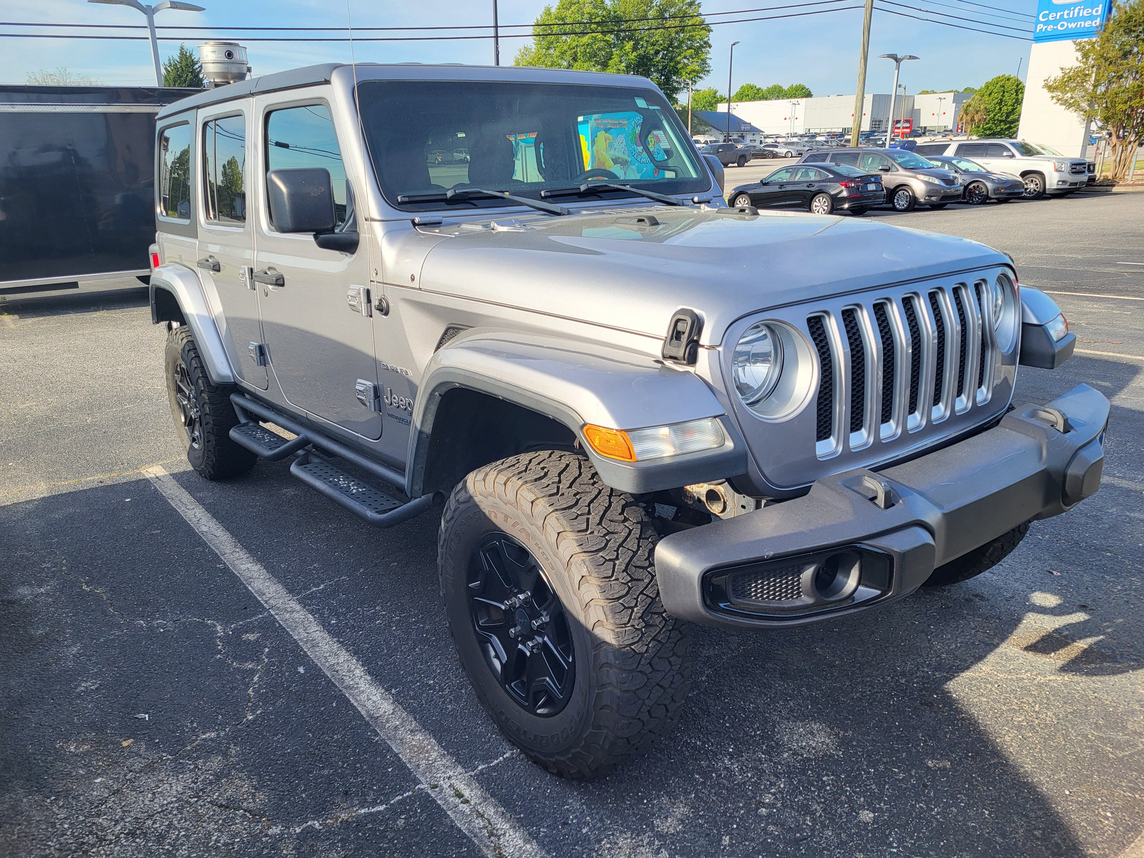 Used 2018 Jeep Wrangler Unlimited Sahara image 3