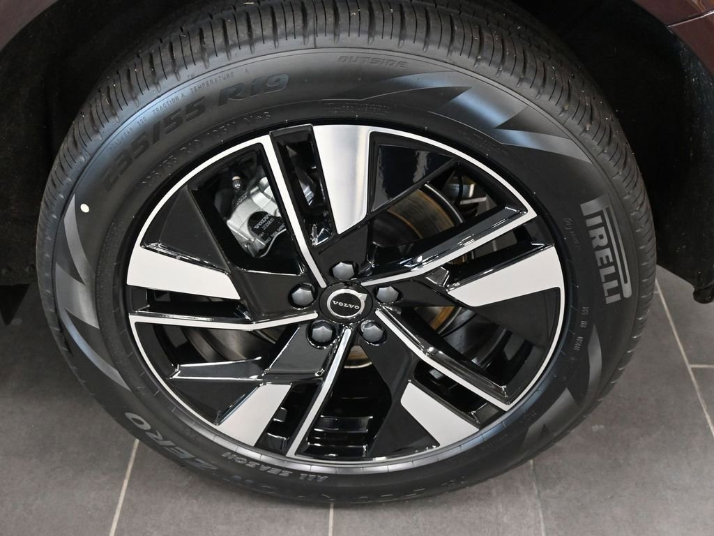 New 2026 Volvo XC60 B5 Plus w/ Protection Package Premier image 9