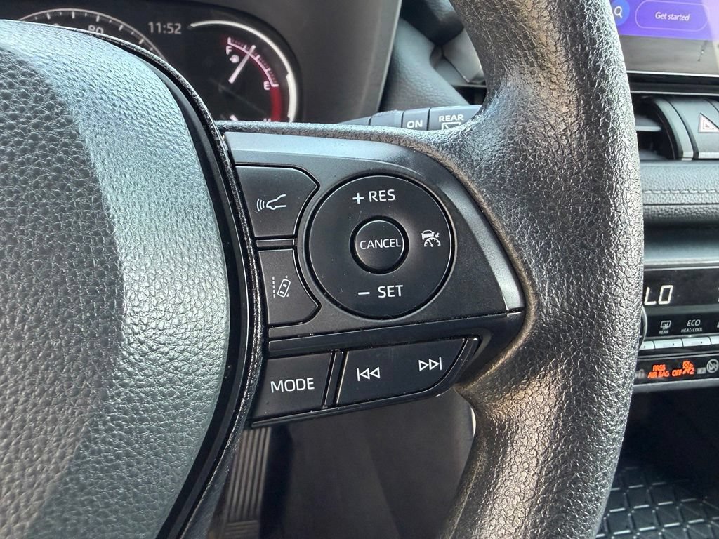 Used 2025 Toyota RAV4 XLE AWD/4WD image 23