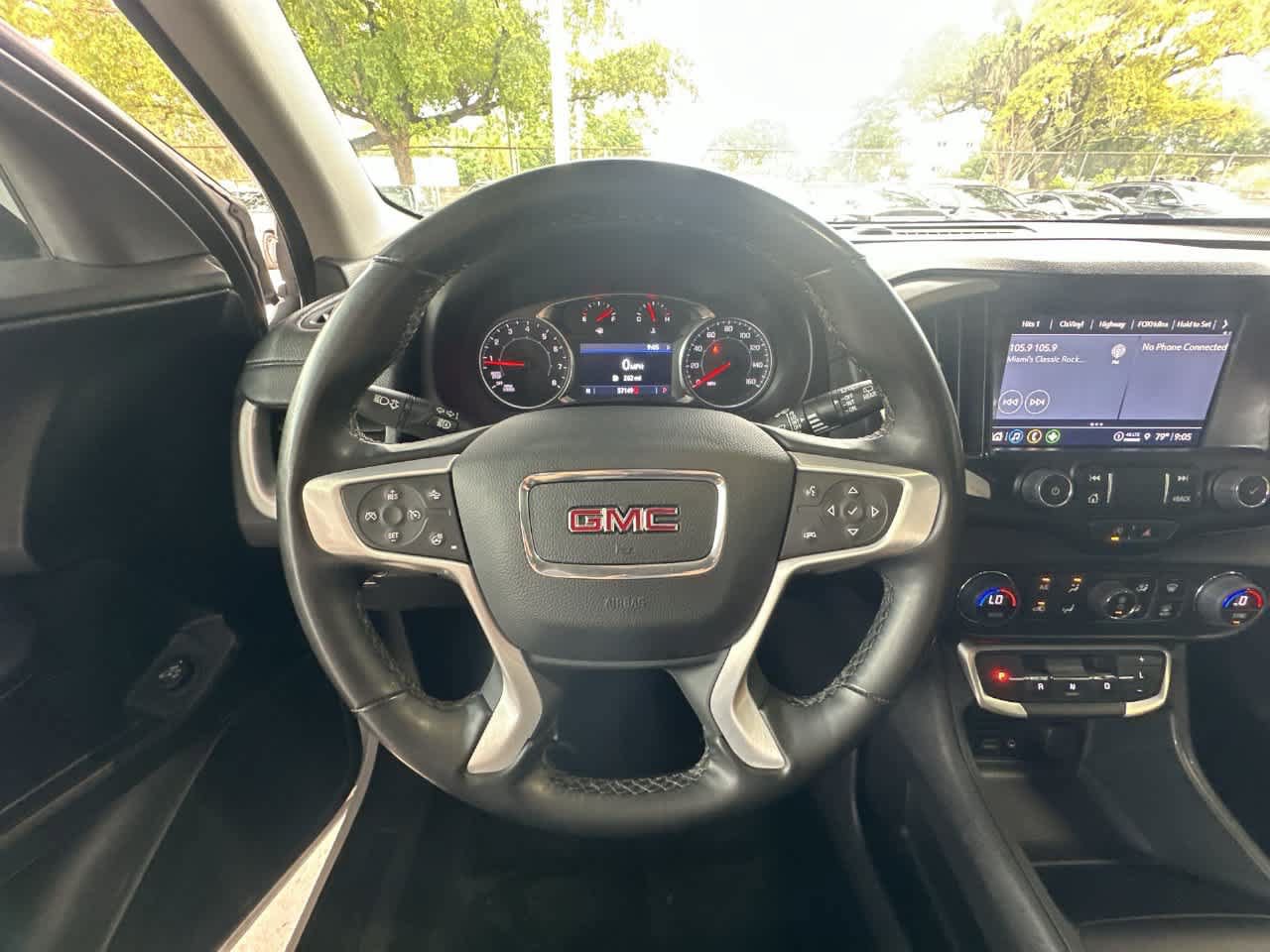 Used 2024 GMC Terrain SLT AWD/4WD image 15