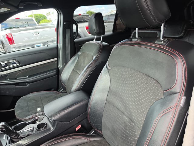 Certified 2019 Ford Explorer XLT w/ Equipment Group 202A FWD image 24