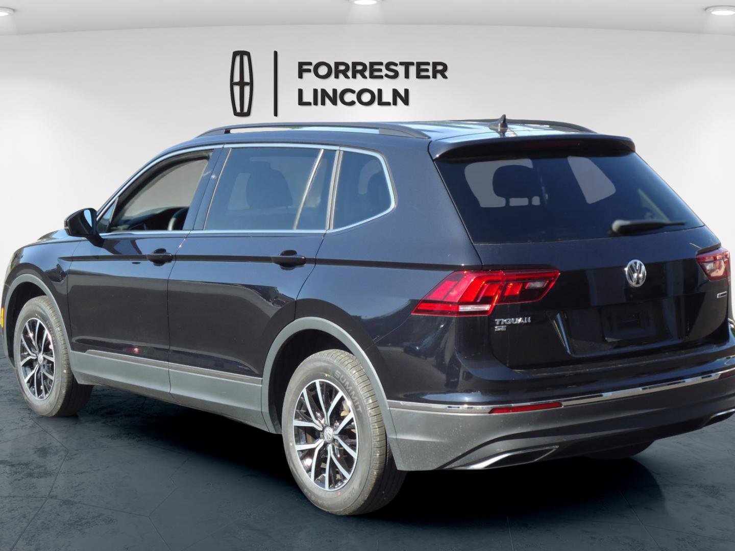 Used 2021 Volkswagen Tiguan SE image 5