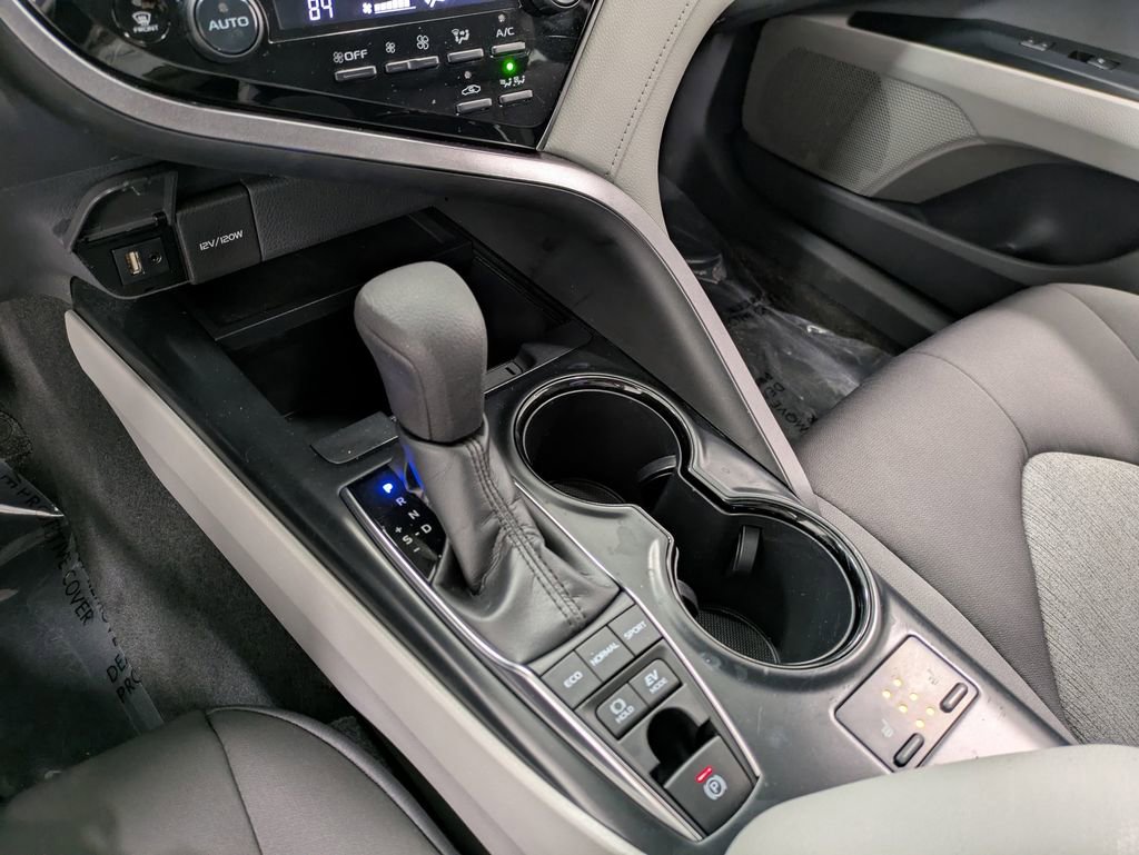 Used 2019 Toyota Camry LE FWD image 14