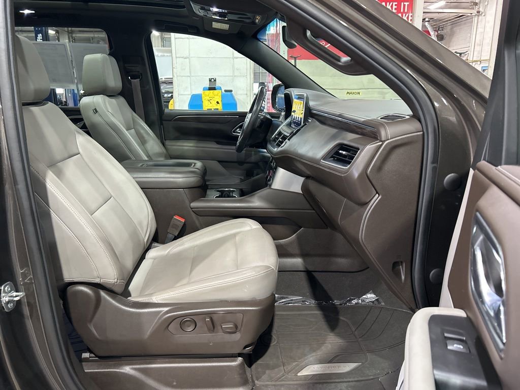 Used 2021 Chevrolet Tahoe LT w/ LT Signature Package image 34