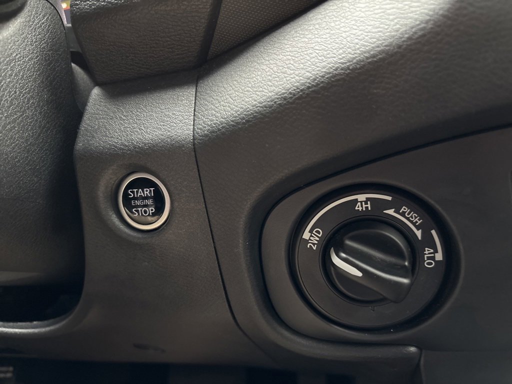 Used 2023 Nissan Frontier PRO-4X w/ Pro-4X Premium Package image 17