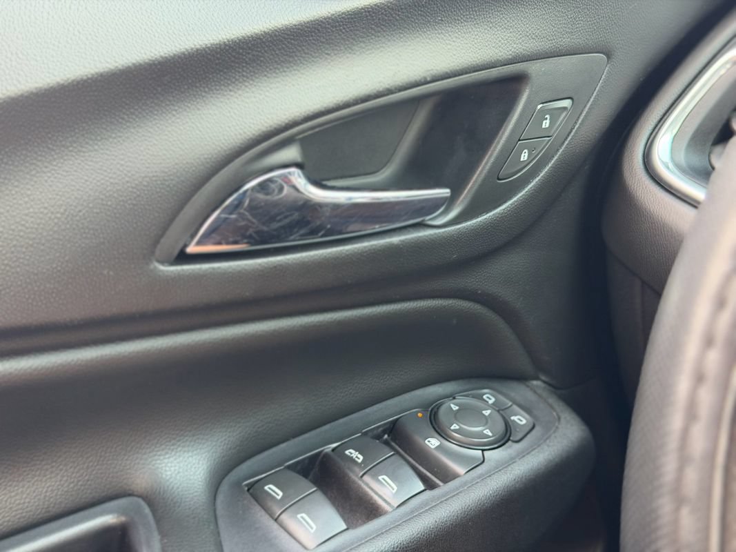 Used 2019 Chevrolet Equinox LT FWD image 20