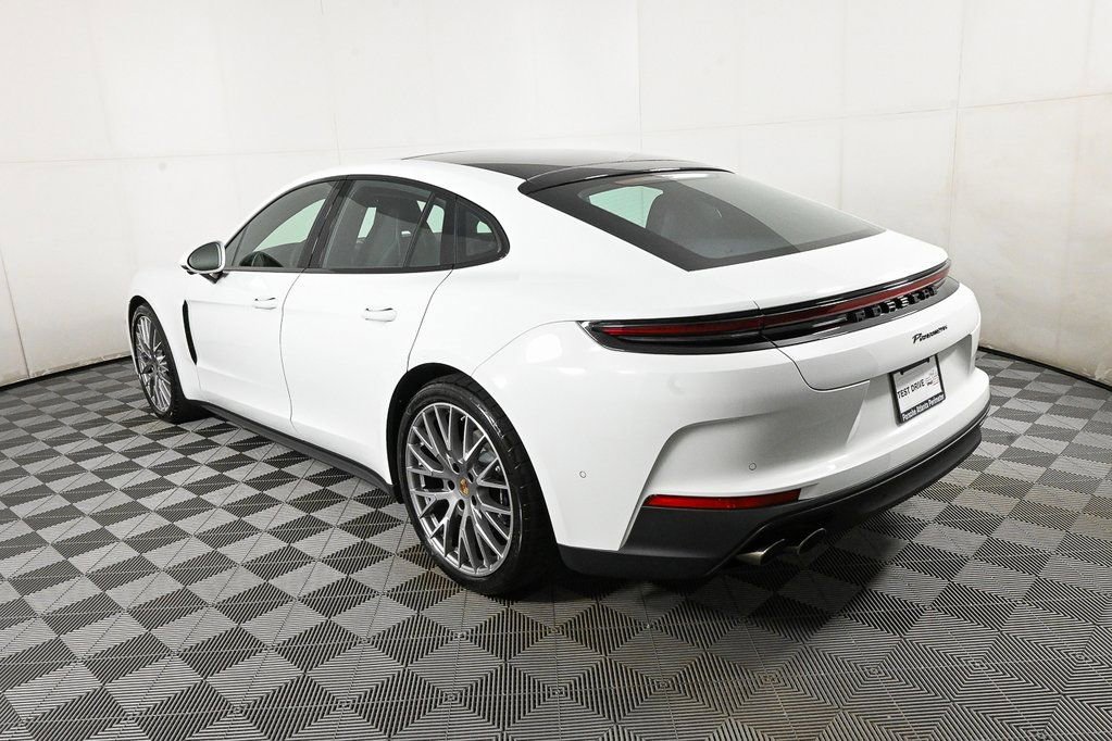 Used 2025 Porsche Panamera RWD image 3