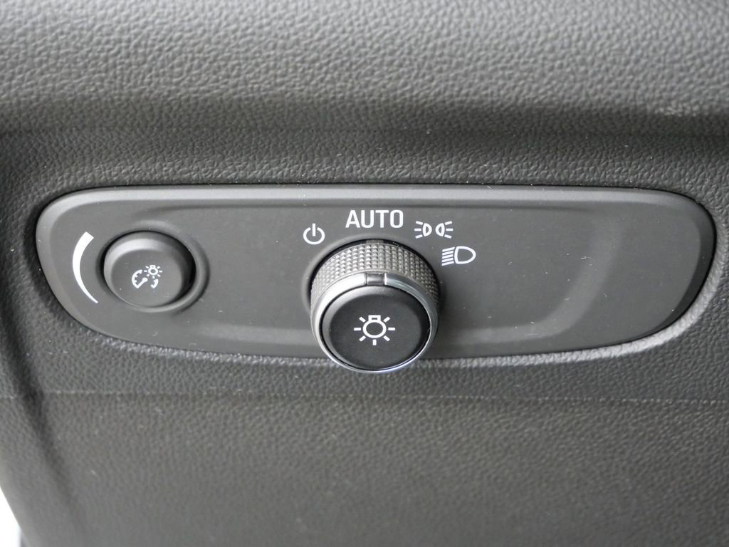 Used 2022 Buick Envision Essence w/ Sport Touring Package image 19