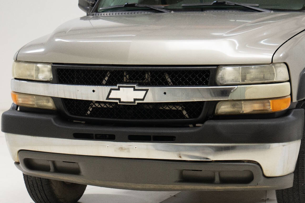 Used 2002 Chevrolet Silverado 3500 2WD Extended Cab image 9