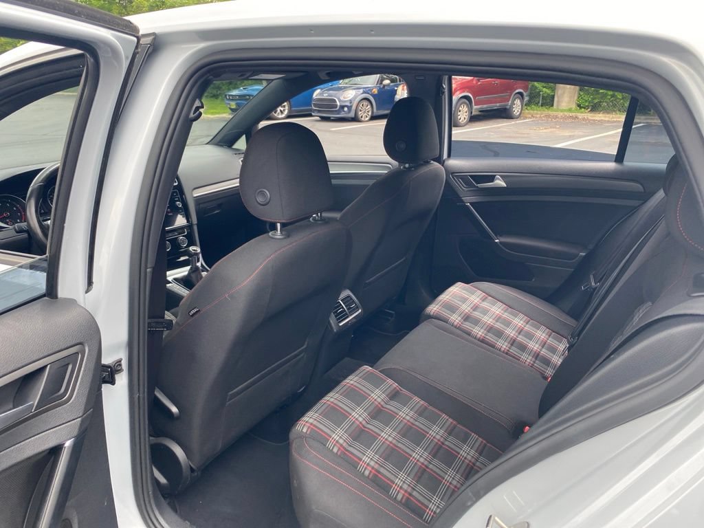 Used 2018 Volkswagen GTI S FWD image 31