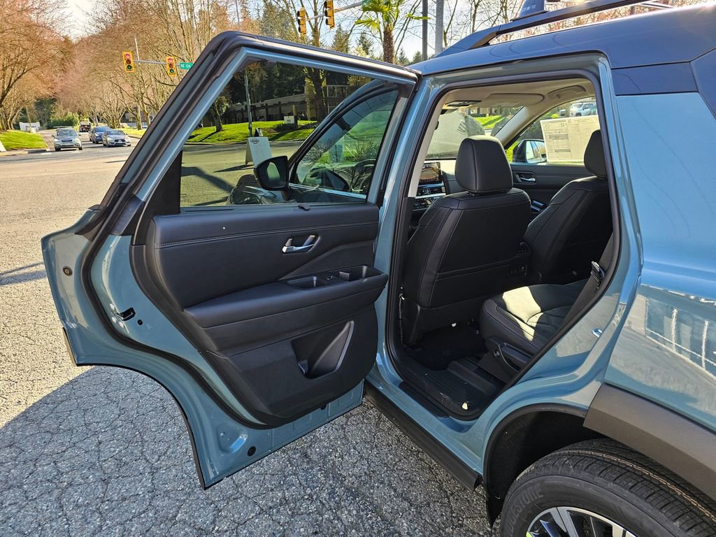 New 2026 Nissan Pathfinder Platinum AWD/4WD image 21
