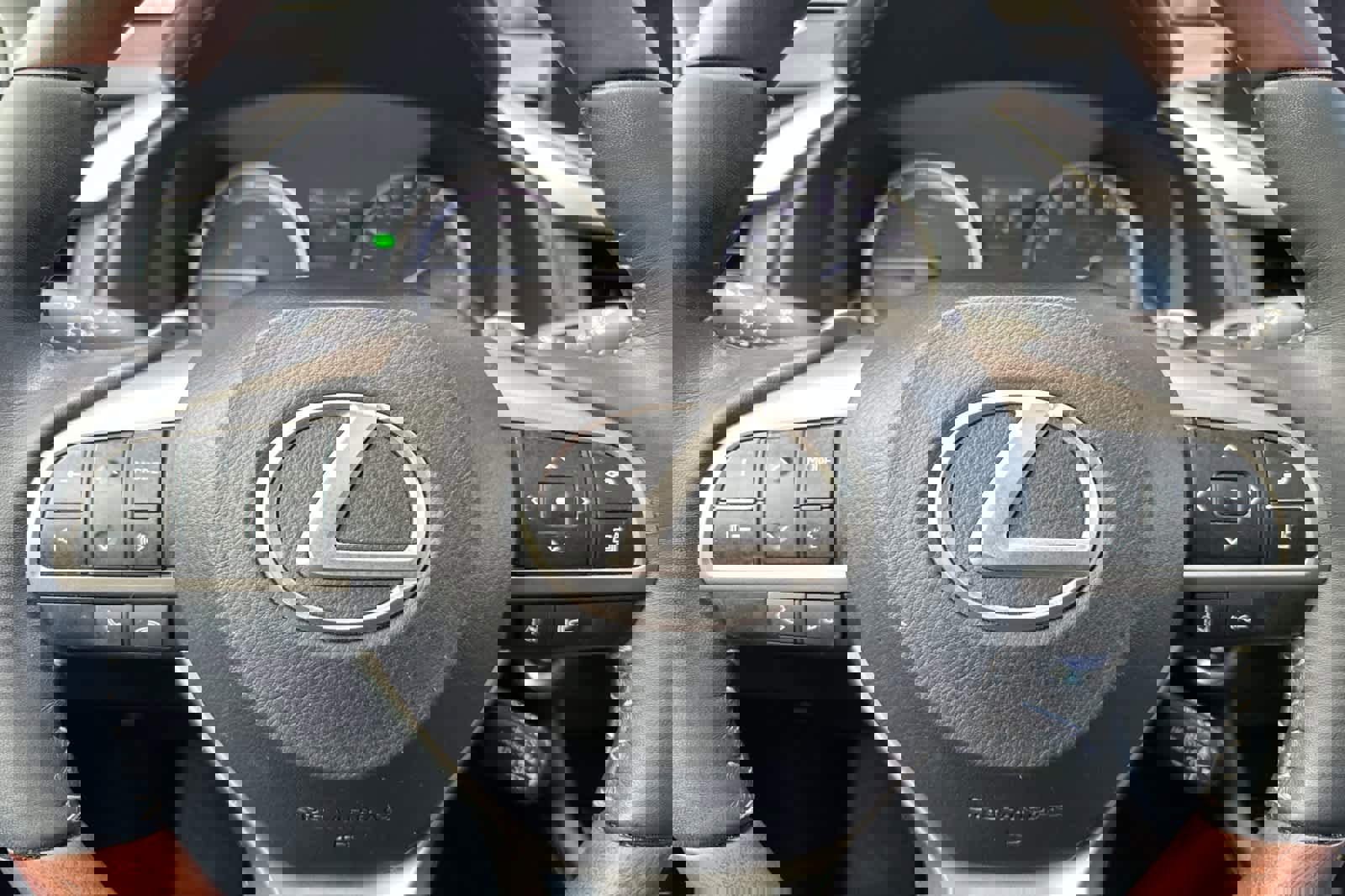 Used 2020 Lexus RX 450h AWD w/ Premium Package image 26