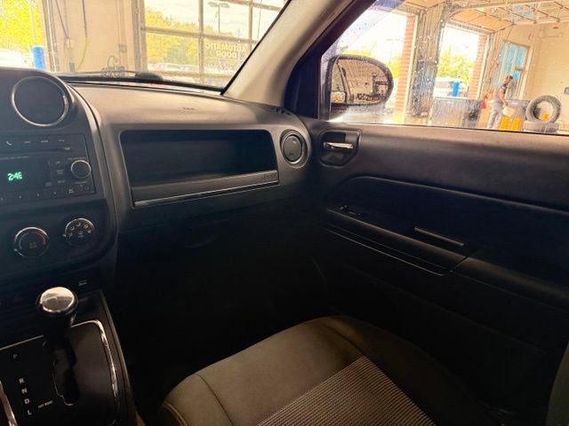 Used 2013 Jeep Compass Latitude w/ Sun/Sound Group AWD/4WD image 20