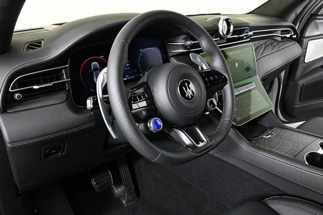 New 2025 Maserati Grecale Folgore AWD/4WD image 4