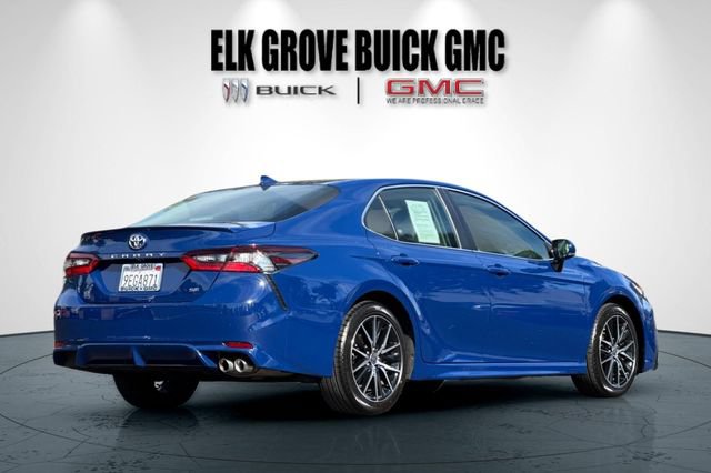 Used 2023 Toyota Camry SE w/ Convenience Package FWD image 4