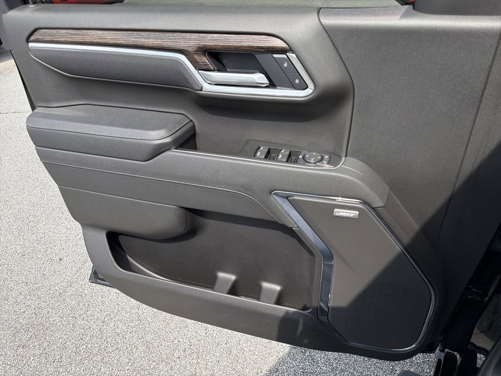 Used 2025 GMC Sierra 1500 Elevation w/ Preferred Package AWD/4WD image 13