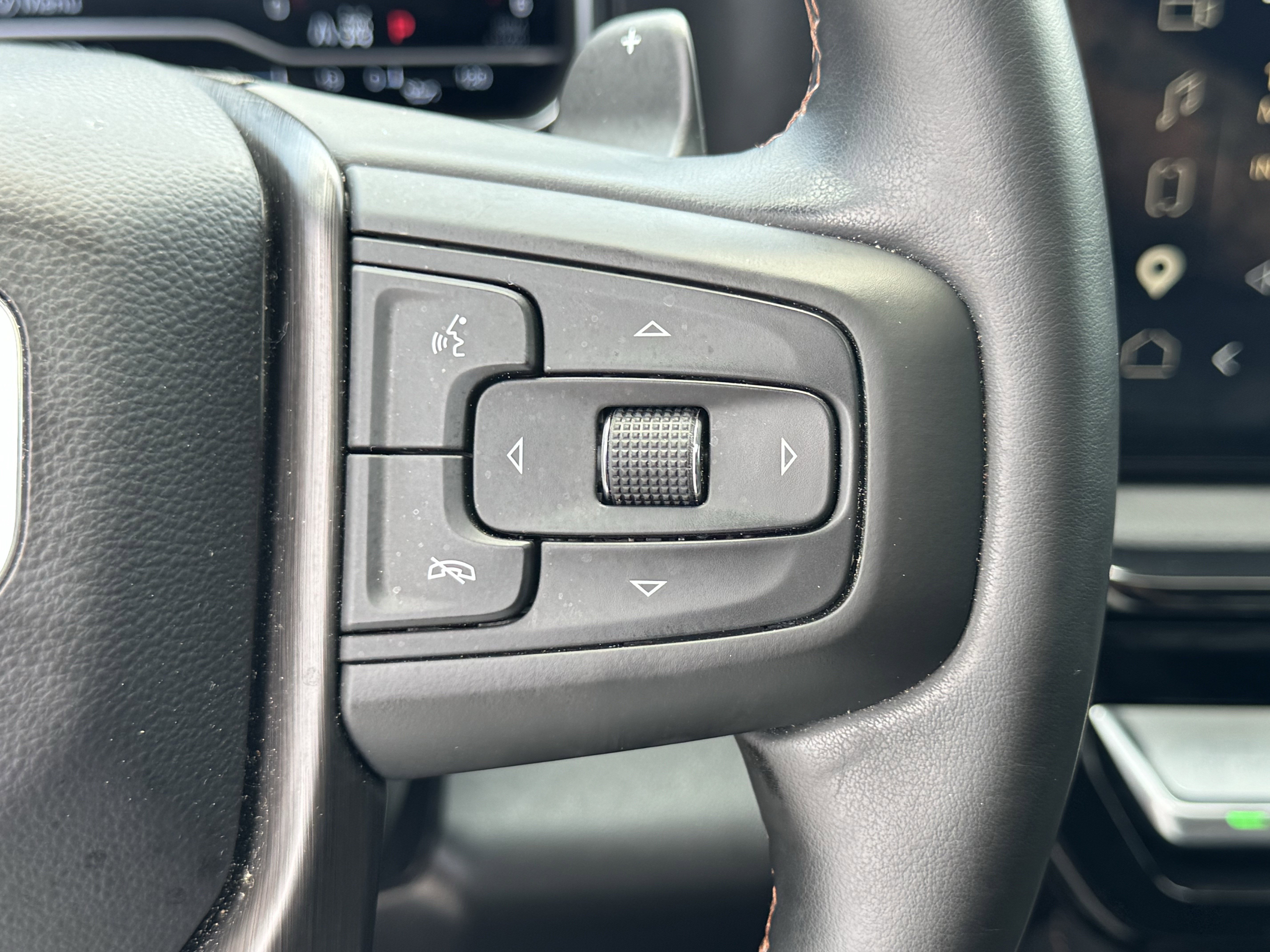 Used 2025 GMC Sierra 1500 AT4 w/ AT4 Premium Package image 25