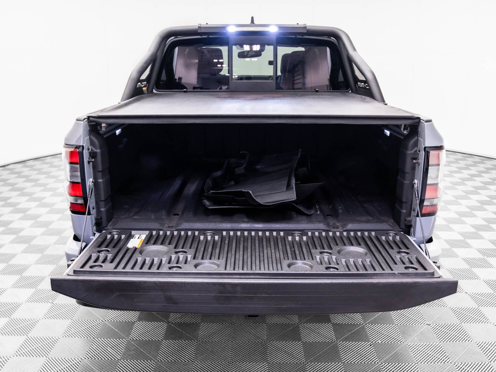 Used 2022 Nissan Frontier PRO-4X w/ Pro-4X Premium Package image 32