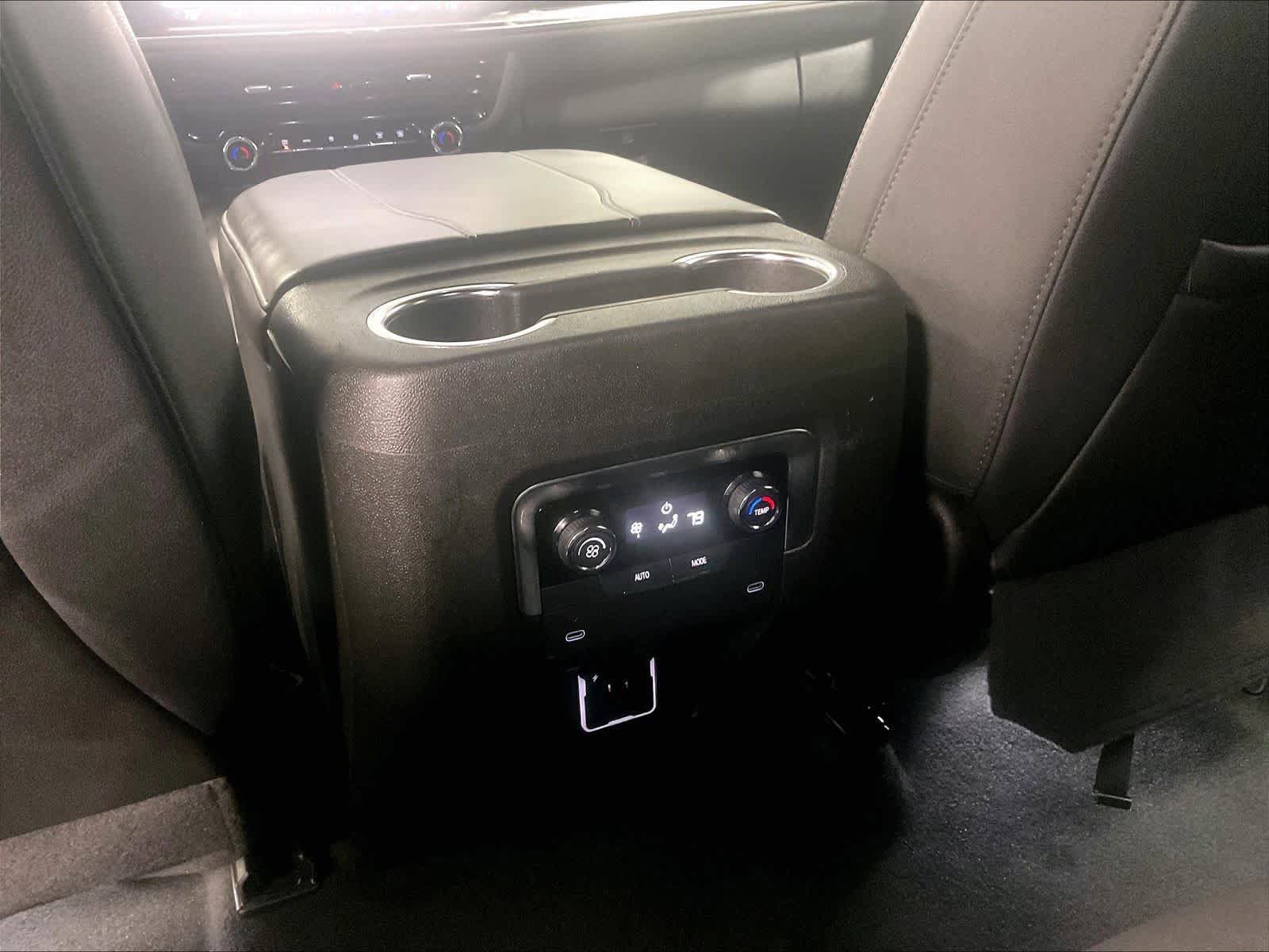 Used 2025 Chevrolet Tahoe LT AWD/4WD image 28