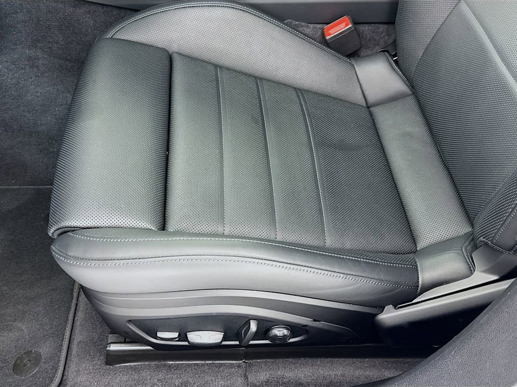 Certified 2025 Porsche Panamera 4 image 13