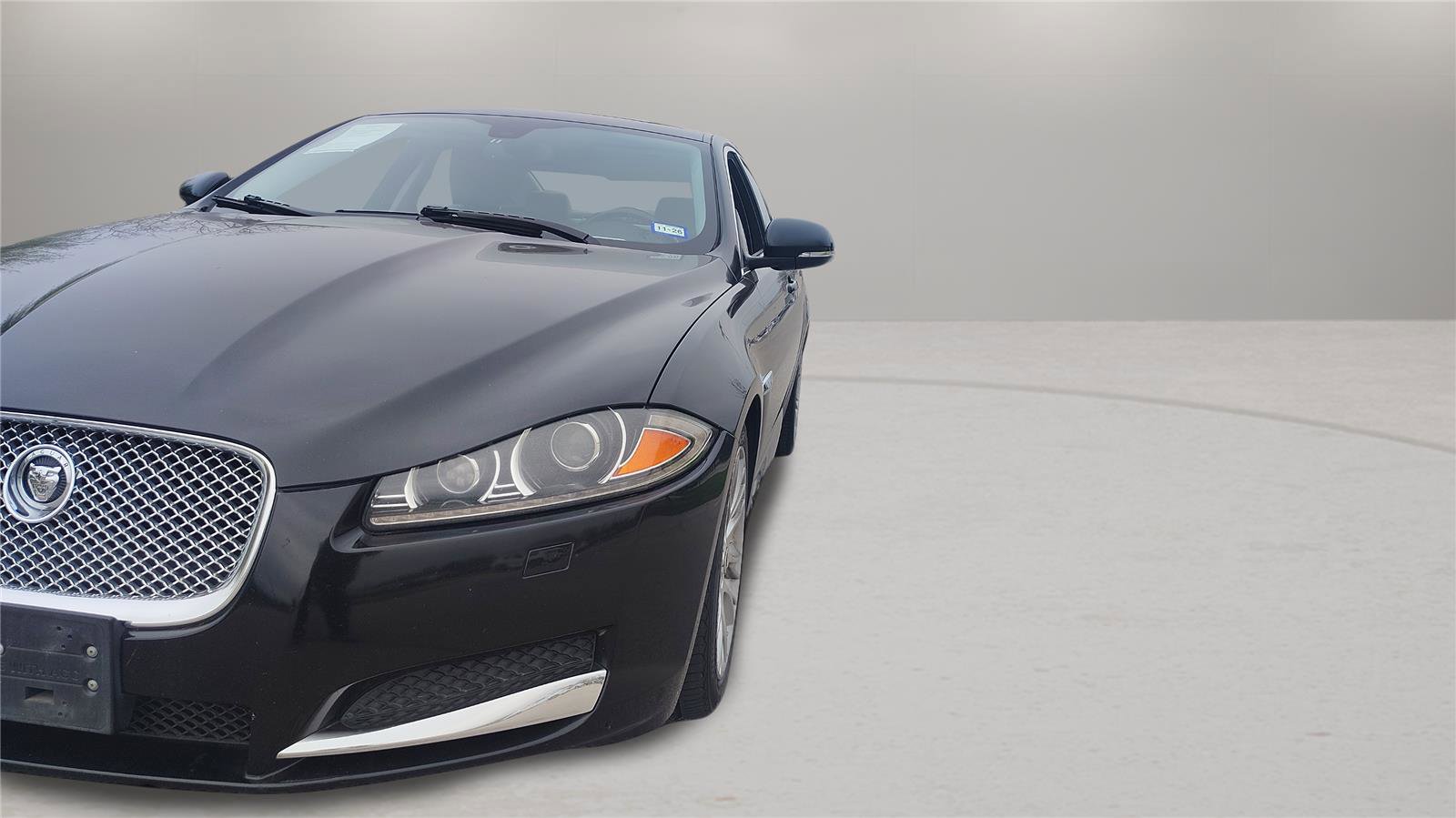 Used 2013 Jaguar XF 3.0 image 16