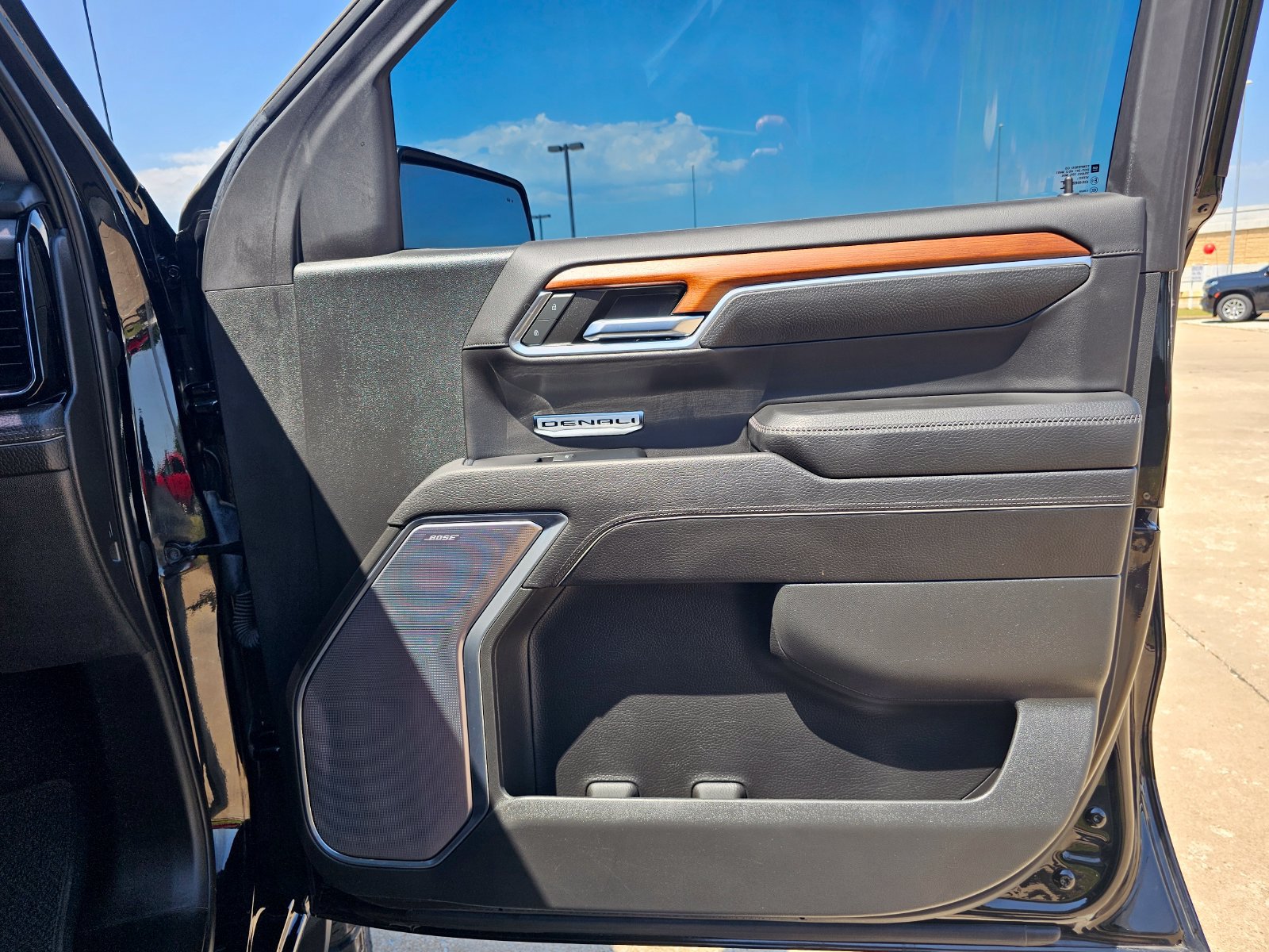 Used 2023 GMC Sierra 1500 Denali w/ Technology Package AWD/4WD image 33