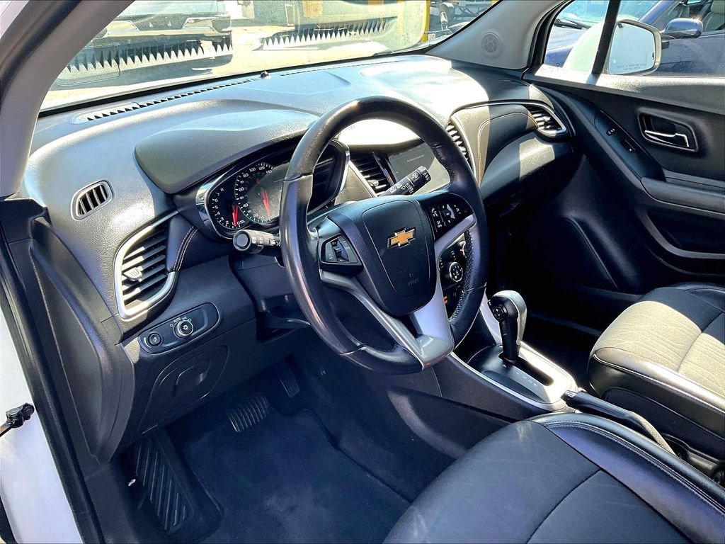 Used 2018 Chevrolet Trax LT w/ LT Convenience Package AWD/4WD image 8