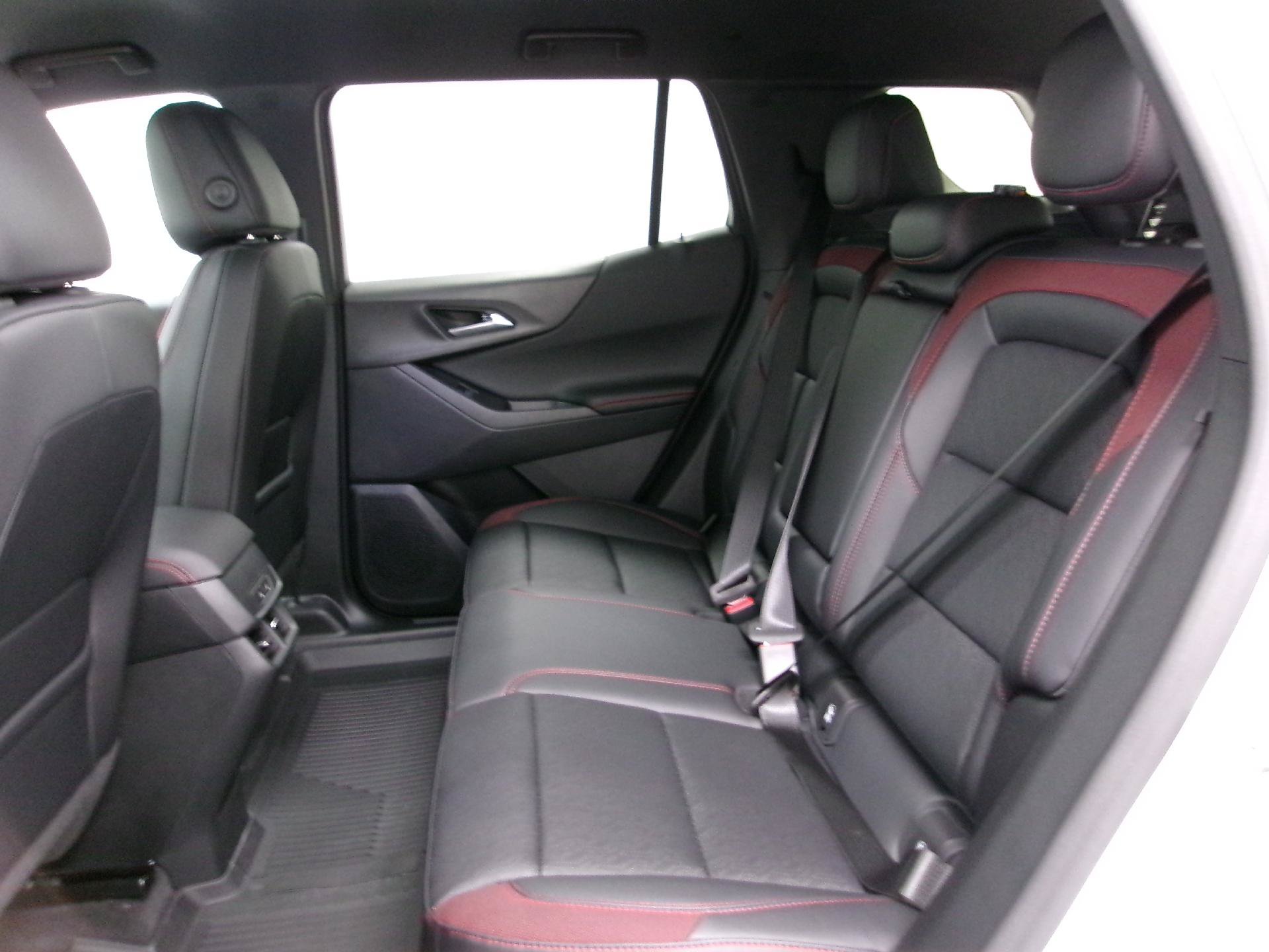 New 2027 Chevrolet Equinox RS w/ Safety and Technology Package FWD image 11