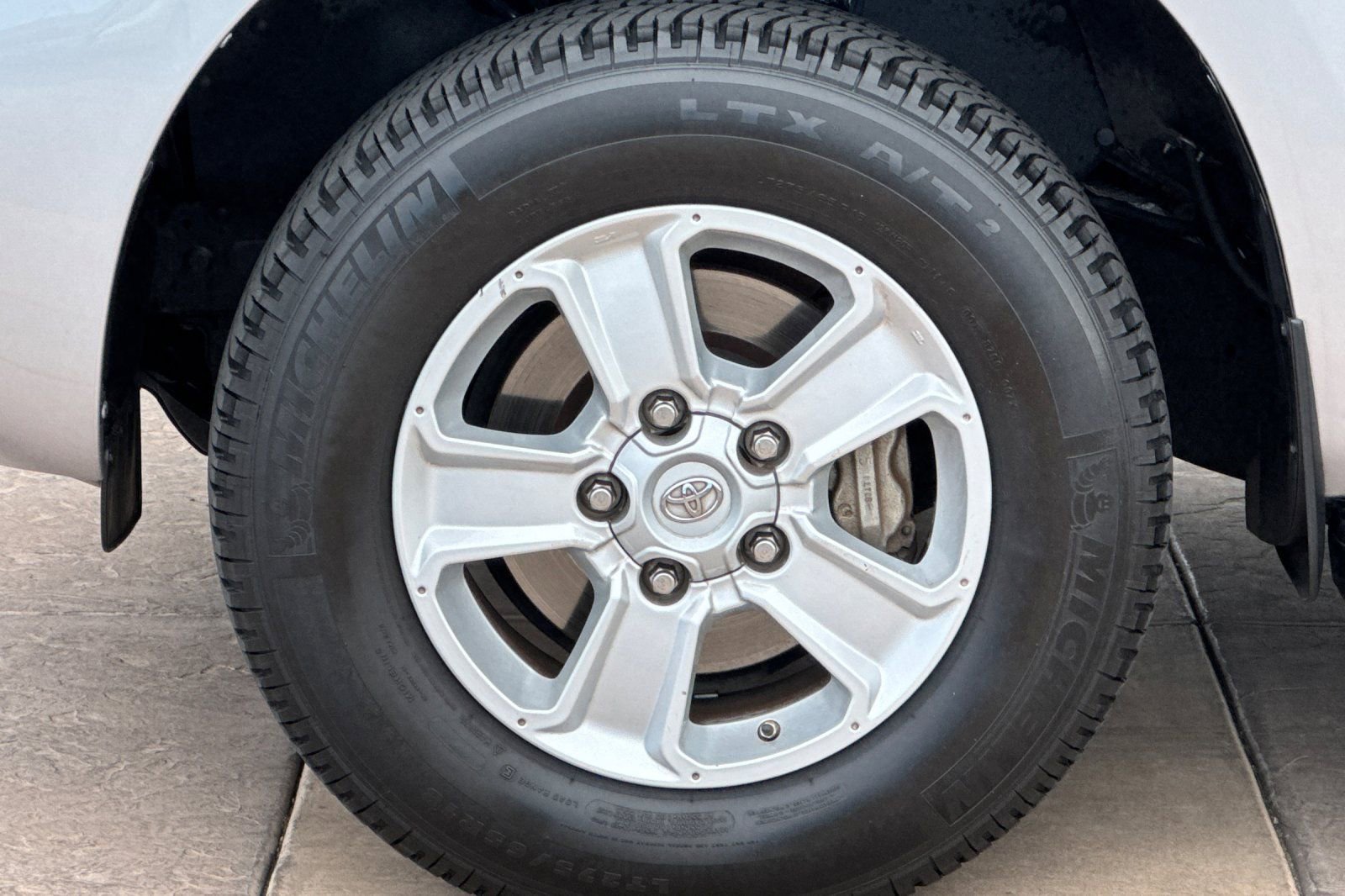 Certified 2018 Toyota Sequoia SR5 w/ Preferred Accessory Package RWD image 33