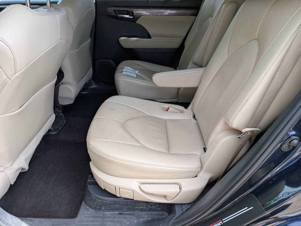 Used 2023 Toyota Highlander Limited AWD/4WD image 25