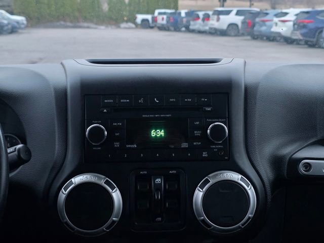 Used 2017 Jeep Wrangler Unlimited Sahara w/ Connectivity Group image 20