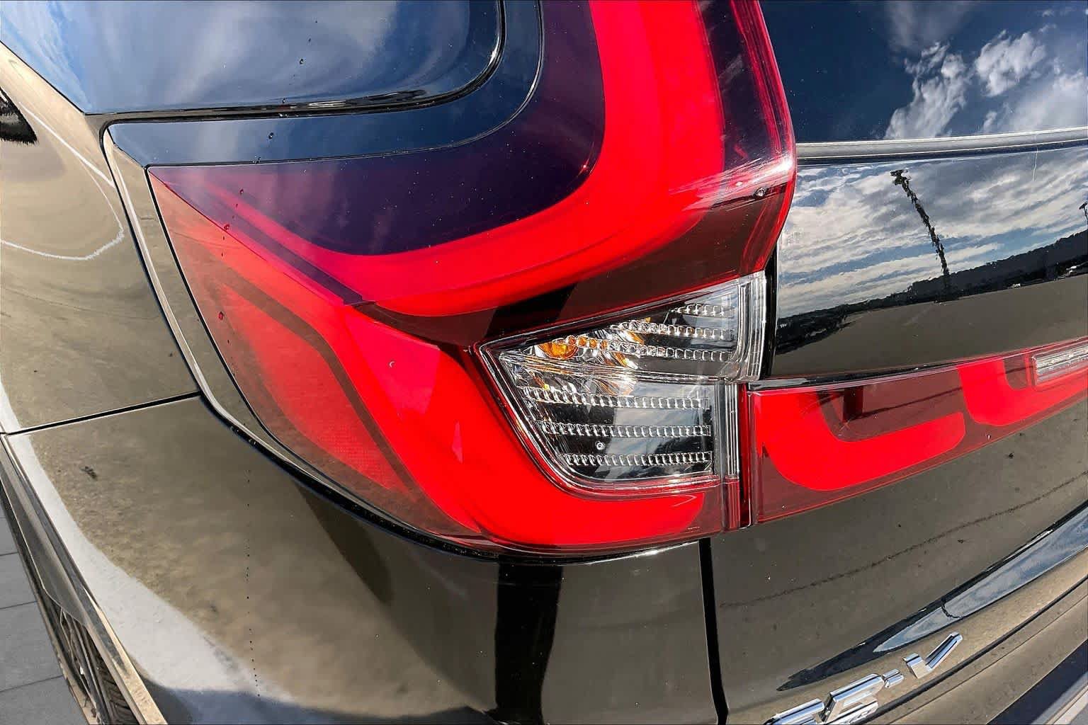 Used 2025 Honda CR-V Sport image 28