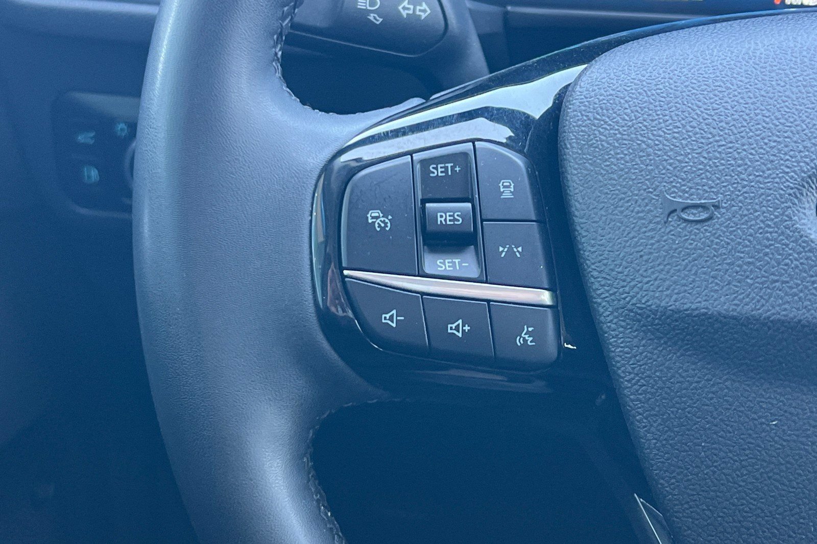 Used 2023 Ford Escape SE w/ PHEV Premium Package FWD image 32