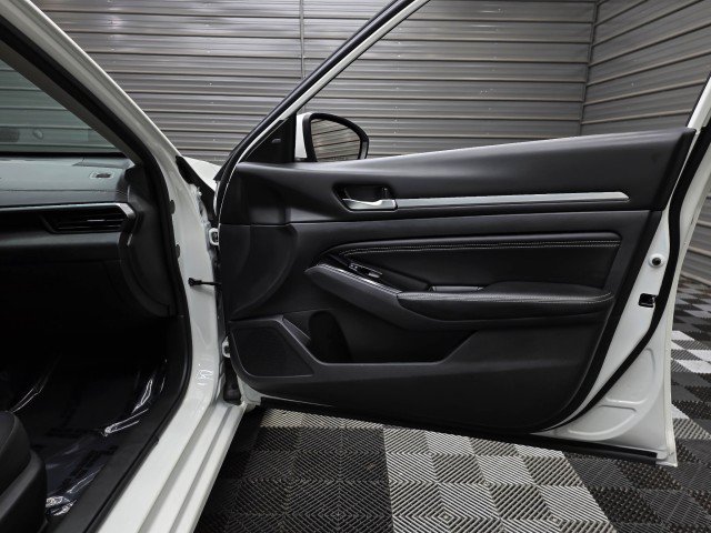 Used 2022 Nissan Altima 2.5 SV w/ SV Premium Package FWD image 33